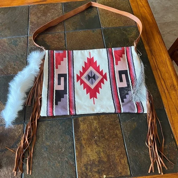 ❤️ Southwestern Aztec Boho Cowgirl Vegan Purse Tote Bag Brand New Condition ❤️ - Picture 5 of 13